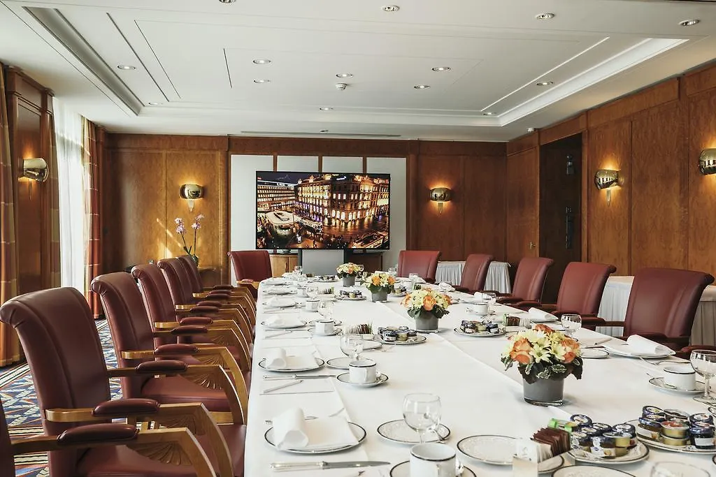 Savoy Baur En Ville Zurich 5*,