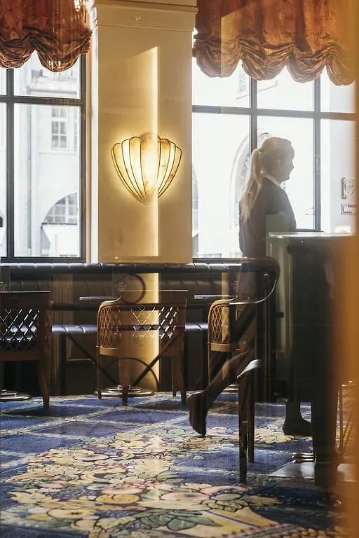 Savoy Baur En Ville Curych 5*,